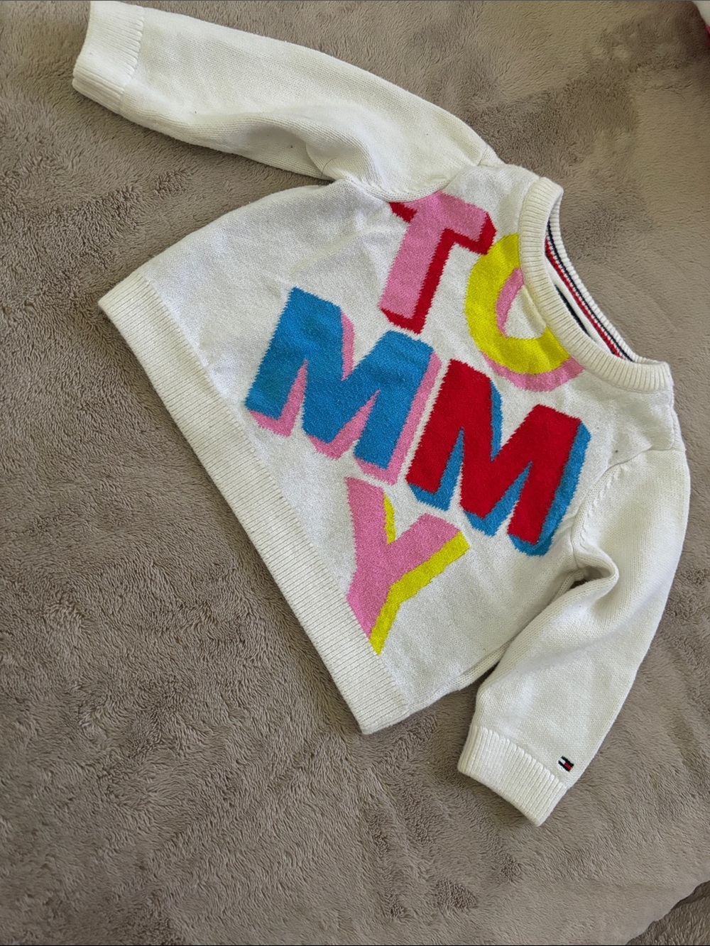 Tommy Hilfiger White Sweater with Multicolor Logo Letters